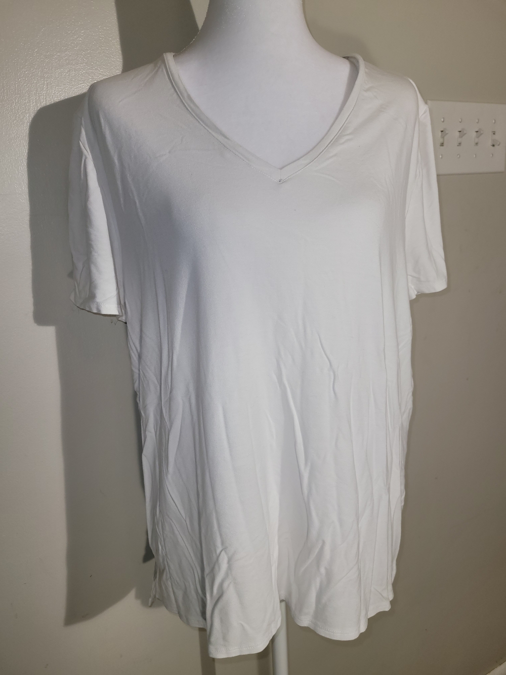 Alfani White V-Neck Short Sleeve Tee